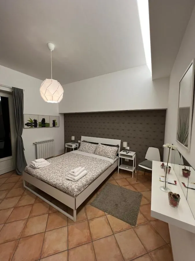 Etna Holidays Home Sereleo Santa Venerina Hébergement de vacances